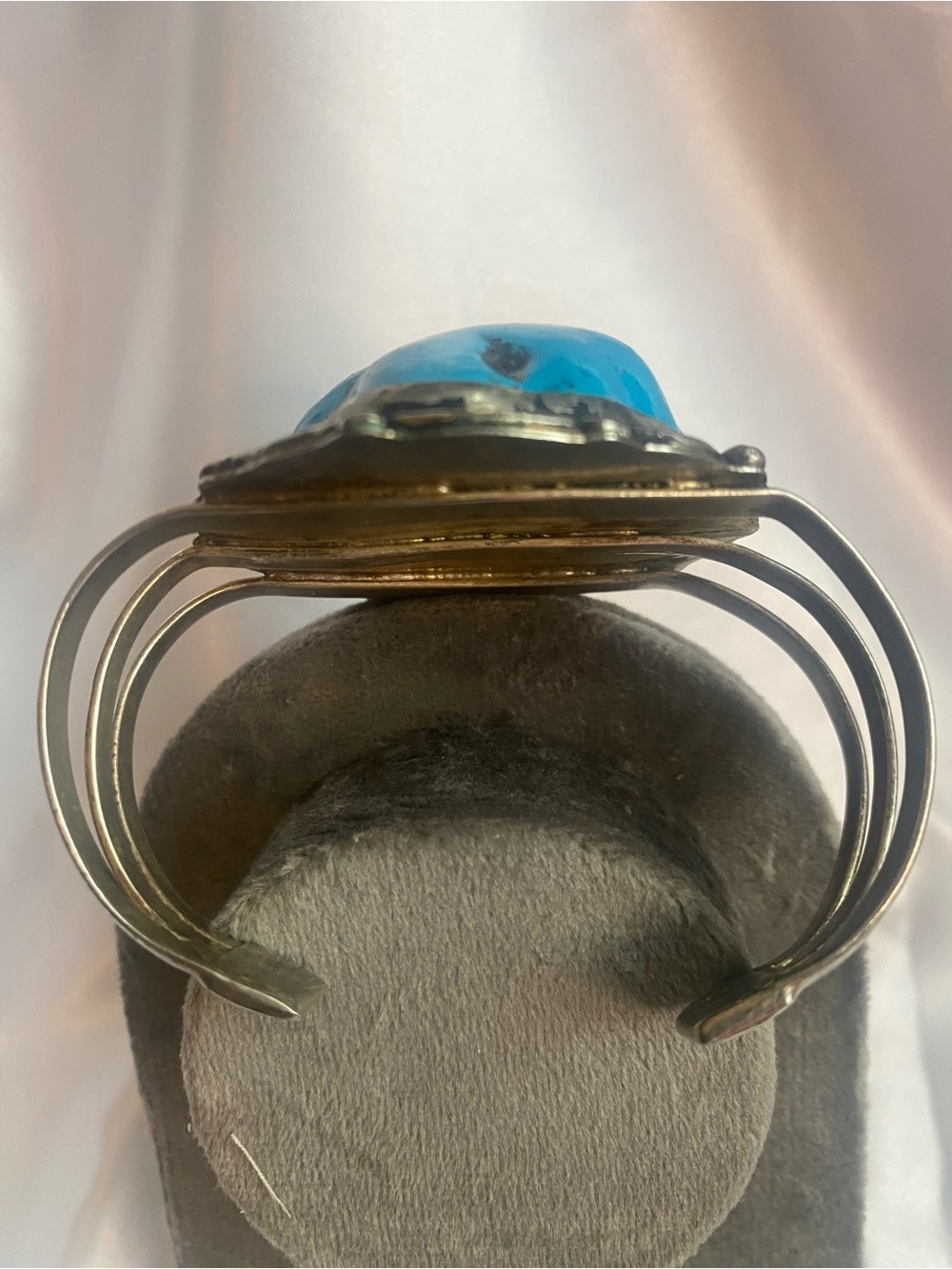 Alpaca Mexico Large Turquoise Howlite Cuff Bracelet | Vintage Southwestern - Picture 3 of 4